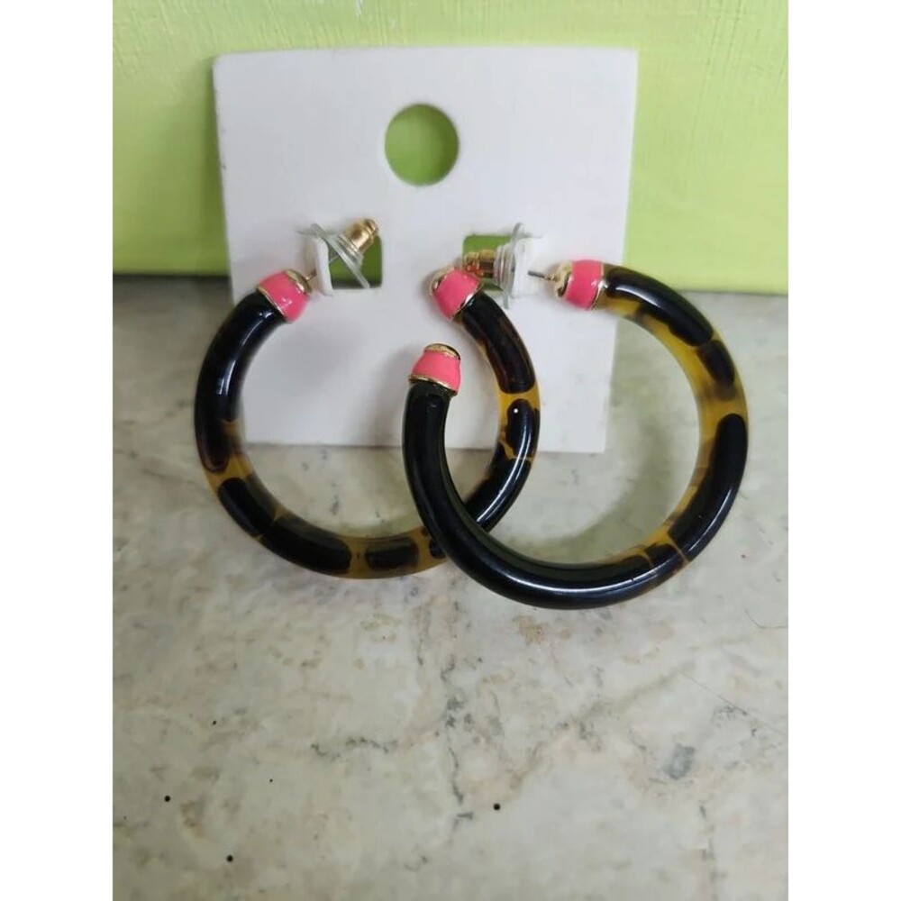 retro tortoise shell look earrings